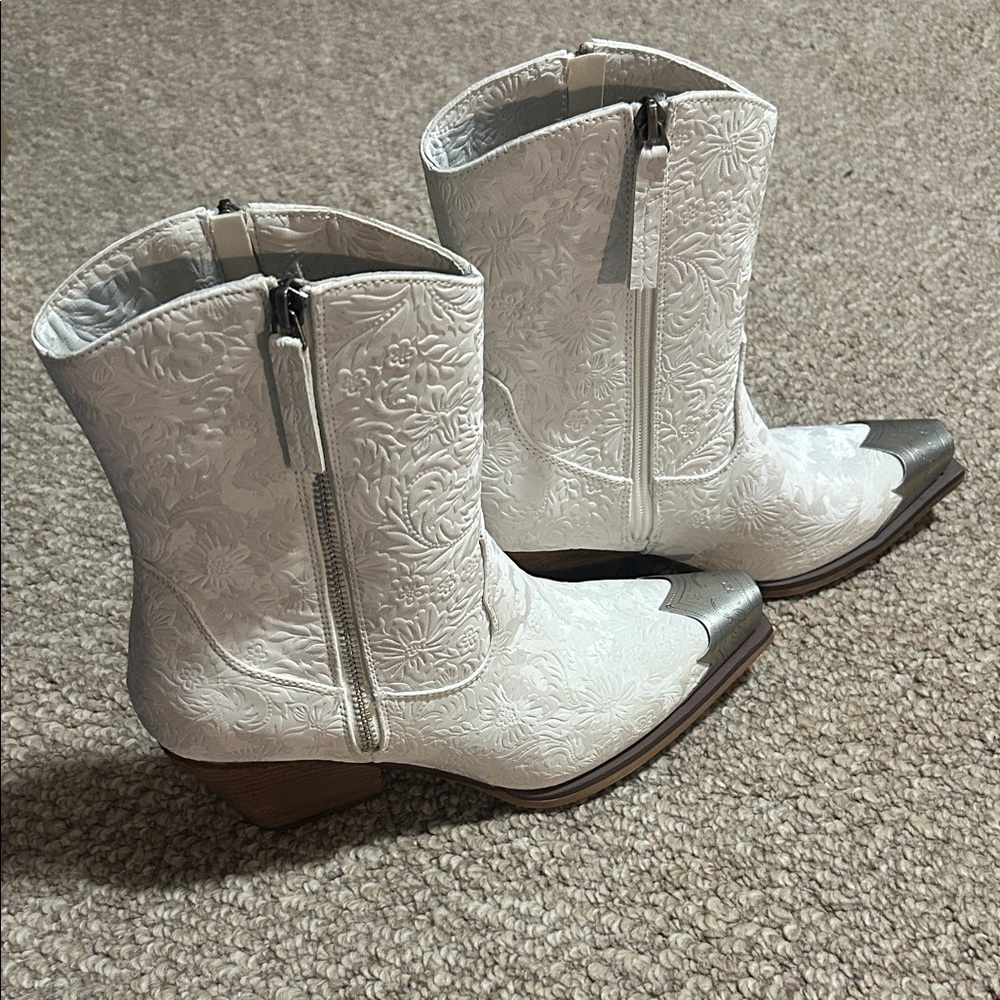 Buckle Floral Embossed White Ankle Boots with Silver Tips